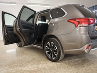 USED 2016 66 MITSUBISHI OUTLANDER 2.0 PHEV GX 3H PLUS 5d 161 BHP STUNNING COLOUR COMBINATION WITH DEALERSHIP SERVICE HISTORY