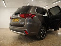 USED 2016 66 MITSUBISHI OUTLANDER 2.0 PHEV GX 3H PLUS 5d 161 BHP STUNNING COLOUR COMBINATION WITH DEALERSHIP SERVICE HISTORY