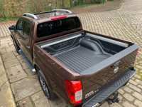 USED 2016 16 NISSAN NP300 NAVARA 2.3 DCI TEKNA 4X4 SHR DCB 0d AUTO 190 BHP 2016 NISSAN NAVARA NP300 TEKNA DIESEL DOUBLE CAB PICK-UP TRUCK - 1 OWNER FROM NEW - AUTOMATIC TRANSMISSION - FULL HEATED LEATHER - SATELLITE NAVIGATION - REAR REVERSING CAMERA - TOW PACK - REAR LOAD/TRUNK LINING - CRUISE CONTROL