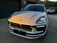 USED 2022 22 PORSCHE MACAN 2.0 PDK 5d 262 BHP 1 Owner, Crayon, Over &pound;14,k Extras