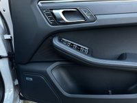 USED 2022 22 PORSCHE MACAN 2.0 PDK 5d 262 BHP 1 Owner, Crayon, Over &pound;14,k Extras