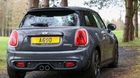 USED 2016 16 MINI HATCH COOPER 2.0 (192) Cooper S 3dr Auto [Chili/Media Pack XL] Euro 6 (Panoramic Sunroof / Heads Up Display / Widescreen Navigation) !! NATIONWIDE DELIVERY AVAILABLE !!