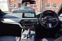 USED 2018 67 BMW 5 SERIES 3.0 530D XDRIVE M SPORT 4d 261 BHP M SPORT + PACK / H&K / CARPLAY