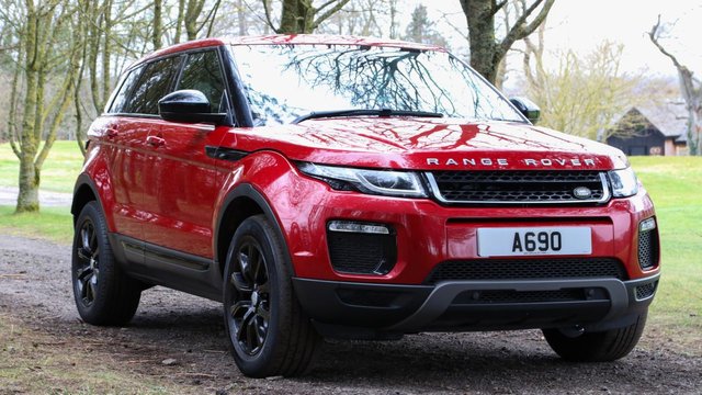 2016 16 Land Rover Range Rover Evoque 2.0 TD4 (180) SE Tech 5dr 4WD 6 Speed Manual Euro 6 (Navigation / Black Pack)