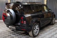 USED 2020 20 LAND ROVER DEFENDER 2.0 SE 5d 237 BHP FANTASTIC SPEC - ALL THE BEST EXTRAS - DEPLOYABLE TOW BAR - HEATED SEATS, HEATED STEERING WHEEL AND IN THE BEST COLOUR!!