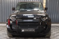 USED 2020 20 LAND ROVER DEFENDER 2.0 SE 5d 237 BHP FANTASTIC SPEC - ALL THE BEST EXTRAS - DEPLOYABLE TOW BAR - HEATED SEATS, HEATED STEERING WHEEL AND IN THE BEST COLOUR!!