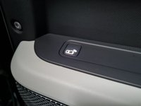 USED 2020 20 LAND ROVER DEFENDER 2.0 SE 5d 237 BHP FANTASTIC SPEC - ALL THE BEST EXTRAS - DEPLOYABLE TOW BAR - HEATED SEATS, HEATED STEERING WHEEL AND IN THE BEST COLOUR!!