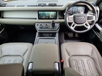 USED 2020 20 LAND ROVER DEFENDER 2.0 SE 5d 237 BHP FANTASTIC SPEC - ALL THE BEST EXTRAS - DEPLOYABLE TOW BAR - HEATED SEATS, HEATED STEERING WHEEL AND IN THE BEST COLOUR!!