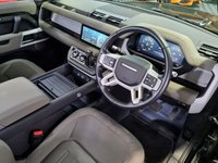 USED 2020 20 LAND ROVER DEFENDER 2.0 SE 5d 237 BHP FANTASTIC SPEC - ALL THE BEST EXTRAS - DEPLOYABLE TOW BAR - HEATED SEATS, HEATED STEERING WHEEL AND IN THE BEST COLOUR!!