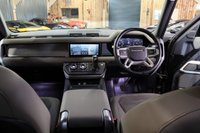 USED 2020 20 LAND ROVER DEFENDER 2.0 SE 5d 237 BHP FANTASTIC SPEC - ALL THE BEST EXTRAS - DEPLOYABLE TOW BAR - HEATED SEATS, HEATED STEERING WHEEL AND IN THE BEST COLOUR!!