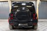 USED 2020 20 LAND ROVER DEFENDER 2.0 SE 5d 237 BHP FANTASTIC SPEC - ALL THE BEST EXTRAS - DEPLOYABLE TOW BAR - HEATED SEATS, HEATED STEERING WHEEL AND IN THE BEST COLOUR!!