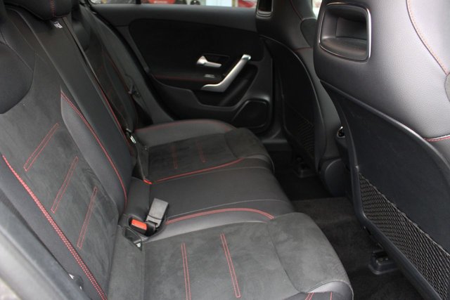 2019 MERCEDES-BENZ A-CLASS 2.0 A 200 D AMG LINE 5d 148 BHP - Photo 12