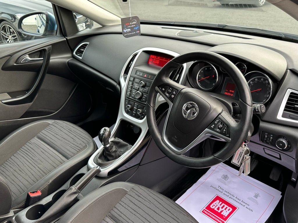 USED 2015 VAUXHALL ASTRA 1.4 EXCITE 5d 98 BHP GOOD CLEAN EXAMPLE