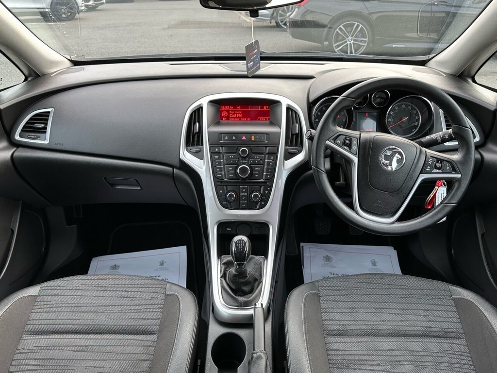 USED 2015 VAUXHALL ASTRA 1.4 EXCITE 5d 98 BHP GOOD CLEAN EXAMPLE
