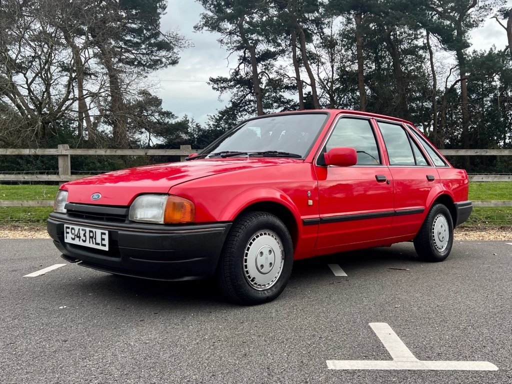 USED 1989 F FORD ESCORT FIREFLY // AUTOMATIC // 1.6 89BHP // 5d // px swap  