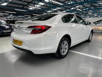 USED 2015 15 VAUXHALL INSIGNIA 2.0 DESIGN NAV CDTI ECOFLEX S/S 5d 138 BHP 