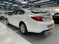 USED 2015 15 VAUXHALL INSIGNIA 2.0 DESIGN NAV CDTI ECOFLEX S/S 5d 138 BHP 