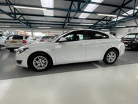 USED 2015 15 VAUXHALL INSIGNIA 2.0 DESIGN NAV CDTI ECOFLEX S/S 5d 138 BHP 