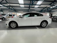 USED 2015 15 VAUXHALL INSIGNIA 2.0 DESIGN NAV CDTI ECOFLEX S/S 5d 138 BHP 