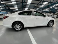 USED 2015 15 VAUXHALL INSIGNIA 2.0 DESIGN NAV CDTI ECOFLEX S/S 5d 138 BHP 