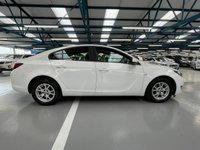 USED 2015 15 VAUXHALL INSIGNIA 2.0 DESIGN NAV CDTI ECOFLEX S/S 5d 138 BHP 