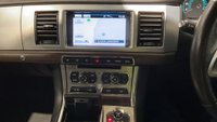 USED 2012 62 JAGUAR XF 2.2 D LUXURY 4d 190 BHP 