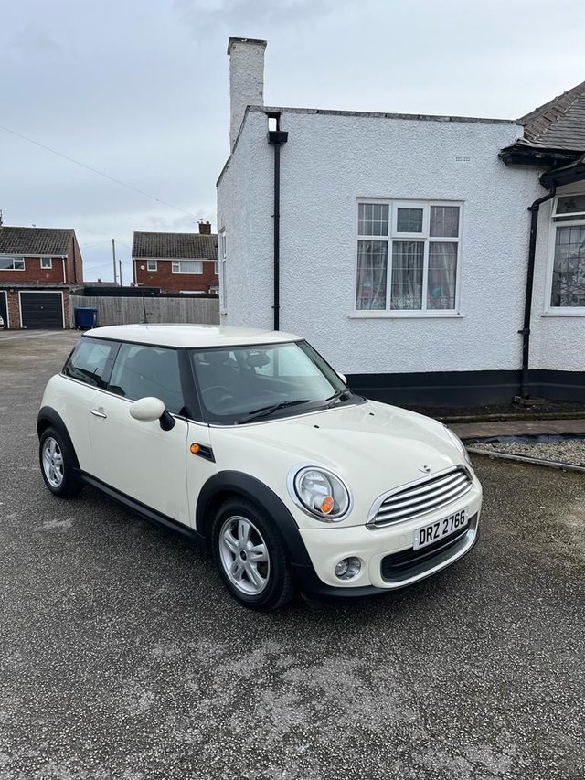 2011 MINI HATCH ONE - Photo 2