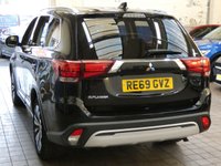 USED 2019 69 MITSUBISHI OUTLANDER 2.0 DESIGN 5d 148 BHP 7 SEATS APP BASED SAT NAV CAMERA HEATED SEATS PARKING SENSORS MITSUBISHI WARRANY TILL OCT 2024