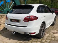 USED 2012 62 PORSCHE CAYENNE 3.0 D V6 TIPTRONIC 5d 245 BHP HUGE SPEC - 2012 PORSCHE CAYENNE 3.0 V6 DIESEL - TIP-TRONIC AUTOMATIC GEARBOX - FULL HEATED BLACK LEATHER - PANORAMIC GLASS ROOF - 21 INCH UPGRADE ALLOYS - SATELLITE NAVIGATION - DETATCHABLE TOW PACK - COMPREHENSIVE SERVICE HISTORY