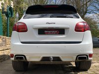 USED 2012 62 PORSCHE CAYENNE 3.0 D V6 TIPTRONIC 5d 245 BHP HUGE SPEC - 2012 PORSCHE CAYENNE 3.0 V6 DIESEL - TIP-TRONIC AUTOMATIC GEARBOX - FULL HEATED BLACK LEATHER - PANORAMIC GLASS ROOF - 21 INCH UPGRADE ALLOYS - SATELLITE NAVIGATION - DETATCHABLE TOW PACK - COMPREHENSIVE SERVICE HISTORY