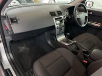USED 2005 55 VOLVO V50 2.0 D SPORT 5d 135 BHP SUNROOF - HEATED SEATS