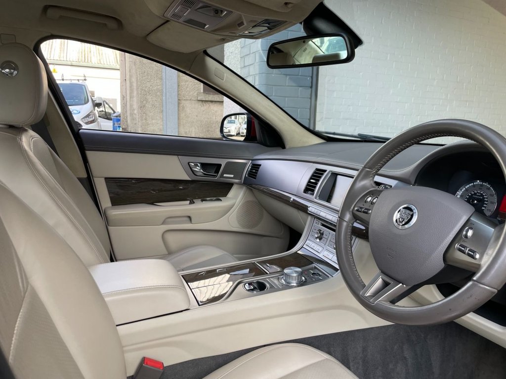 USED 2011 61 JAGUAR XF 3.0 V6 PORTFOLIO 4d 240 BHP 