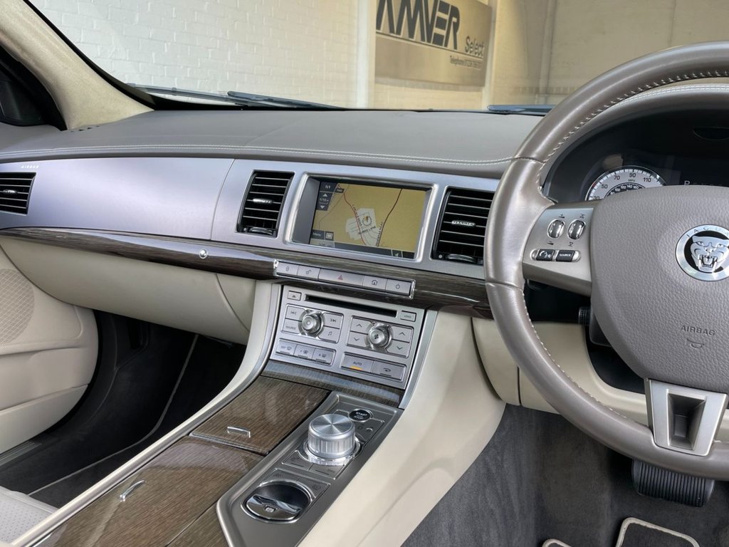 USED 2011 61 JAGUAR XF 3.0 V6 PORTFOLIO 4d 240 BHP 