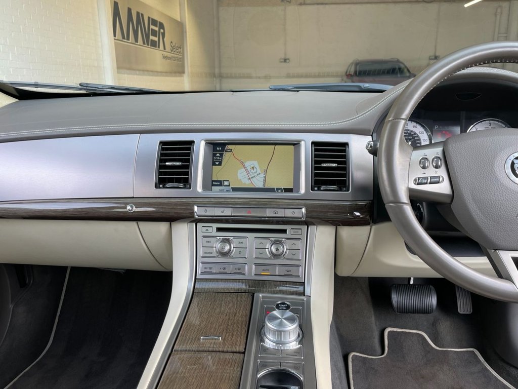 USED 2011 61 JAGUAR XF 3.0 V6 PORTFOLIO 4d 240 BHP 