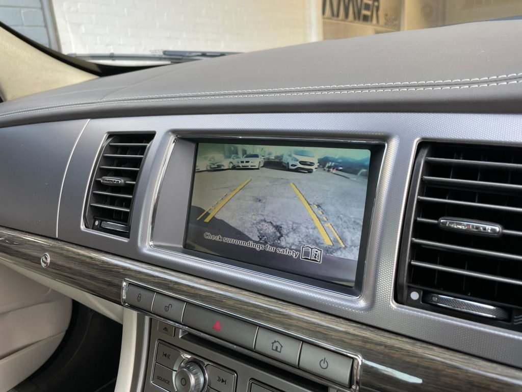 USED 2011 61 JAGUAR XF 3.0 V6 PORTFOLIO 4d 240 BHP 