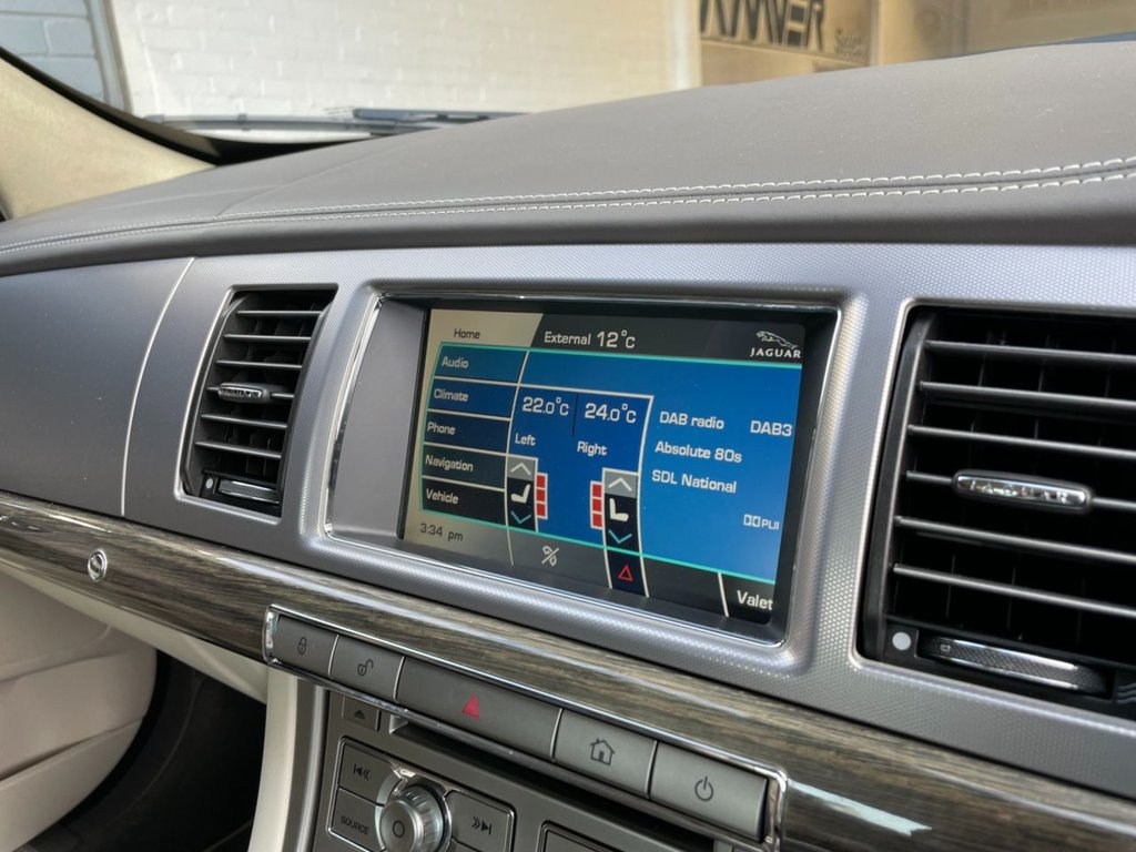 USED 2011 61 JAGUAR XF 3.0 V6 PORTFOLIO 4d 240 BHP 
