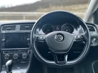 USED 2017 67 VOLKSWAGEN GOLF 1.6 SE NAVIGATION TDI BLUEMOTION TECHNOLOGY DSG 5d 114 BHP 