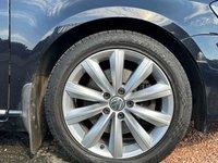 USED 2013 13 VOLKSWAGEN PASSAT 2.0 HIGHLINE TDI BLUEMOTION TECHNOLOGY DSG 4d 139 BHP FRONT AND REAR PARKING AID + AUTO HOLD +  START STOP +  KEYLESS START +  CLIMATE CONTROL +  CRUISE CONTROL +  BLUETOOTH +  DAB RADIO +  AUX +