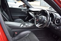 USED 2018 18 ALFA ROMEO GIULIA 2.9 V6 BITURBO QUADRIFOGLIO 4d 503 BHP CARBON CERAMICS & BUCKET SEATS