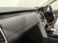 USED 2017 67 LAND ROVER DISCOVERY 2.0 SD4 HSE LUXURY 5d 237 BHP Very High Specification HSE LUXURY, Hosting full black leather with oyster piping, heated steering wheel, rear media / entertainment , panoramic glass roof,
