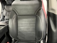 USED 2017 67 LAND ROVER DISCOVERY 2.0 SD4 HSE LUXURY 5d 237 BHP Very High Specification HSE LUXURY, Hosting full black leather with oyster piping, heated steering wheel, rear media / entertainment , panoramic glass roof,