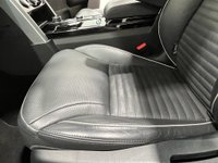 USED 2017 67 LAND ROVER DISCOVERY 2.0 SD4 HSE LUXURY 5d 237 BHP Very High Specification HSE LUXURY, Hosting full black leather with oyster piping, heated steering wheel, rear media / entertainment , panoramic glass roof,
