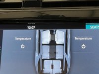 USED 2017 67 LAND ROVER DISCOVERY 2.0 SD4 HSE LUXURY 5d 237 BHP Very High Specification HSE LUXURY, Hosting full black leather with oyster piping, heated steering wheel, rear media / entertainment , panoramic glass roof,