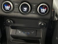 USED 2017 67 LAND ROVER DISCOVERY 2.0 SD4 HSE LUXURY 5d 237 BHP Very High Specification HSE LUXURY, Hosting full black leather with oyster piping, heated steering wheel, rear media / entertainment , panoramic glass roof,