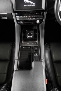 USED 2020 20 JAGUAR F-PACE 2.0 CHEQUERED FLAG AWD 5d 178 BHP +NATIONWIDE HOME DELIVERY+