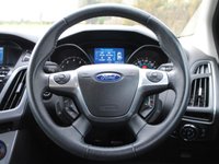 USED 2011 61 FORD FOCUS 1.6 TITANIUM 5d 124 BHP www.suffolkcarcentre.co.uk - Located at Ilketshall