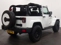 USED 2013 62 JEEP WRANGLER 2.8 SAHARA CRD 2d 197 BHP Striking High gloss white, 17" Satin multi spoke alloy wheels , detachable hardback, sahara embossed seats, cruise control