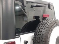 USED 2013 62 JEEP WRANGLER 2.8 SAHARA CRD 2d 197 BHP Striking High gloss white, 17" Satin multi spoke alloy wheels , detachable hardback, sahara embossed seats, cruise control