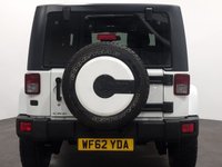 USED 2013 62 JEEP WRANGLER 2.8 SAHARA CRD 2d 197 BHP Striking High gloss white, 17" Satin multi spoke alloy wheels , detachable hardback, sahara embossed seats, cruise control
