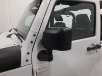 USED 2013 62 JEEP WRANGLER 2.8 SAHARA CRD 2d 197 BHP Striking High gloss white, 17" Satin multi spoke alloy wheels , detachable hardback, sahara embossed seats, cruise control